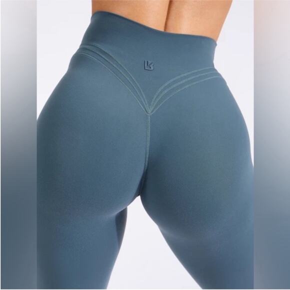 Buff Bunny Blue Grey Legacy Leggings Size M - Picture 1 of 8